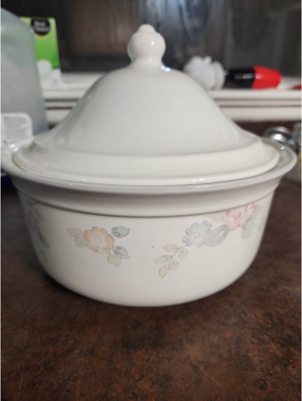 Pfaltzgraff Wyndham 9" Round Casserole Dish W/Lid - Pink, Grey Floral
